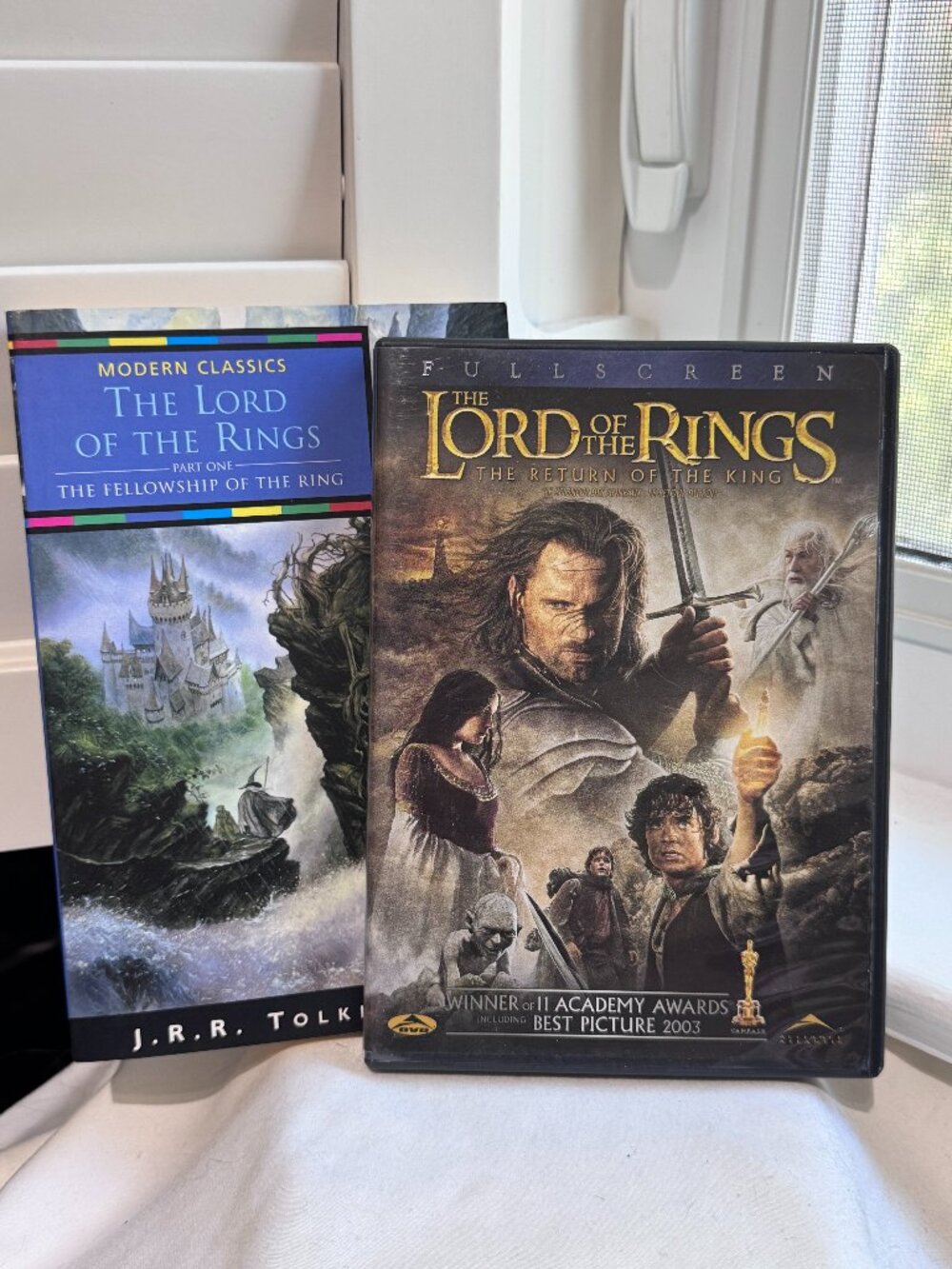 Lord of the Rings Bundle ⚔️ Fellowship of the Ring Book + Return of the King DVD
